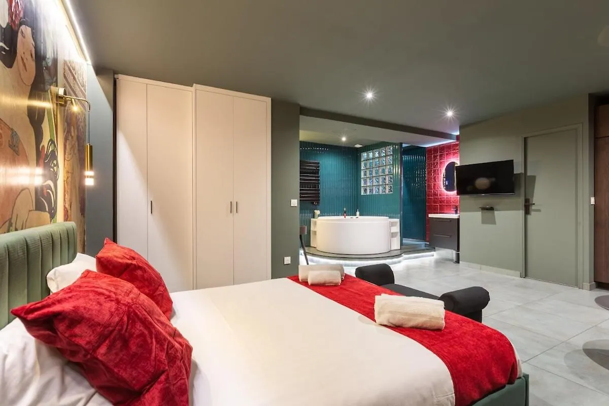 Apartment Arc De Triomphe Romantic Suite Jacuzzi Emeraude Paris
